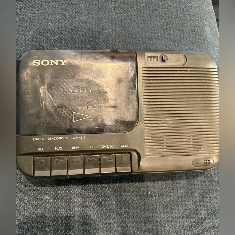 Sony Cassette Corder‎ TCM-818 Tape Player/Recorder